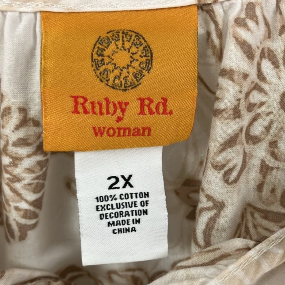 3/$15 ❤️ Ruby Rd. Eyelet trim floral shirt 2x - Picture 2 of 9
